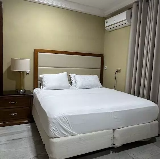Majatalo Achie Suites