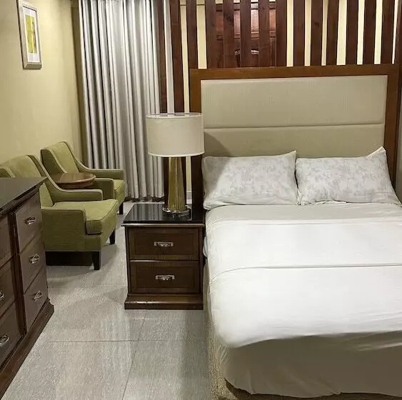 Majatalo Achie Suites