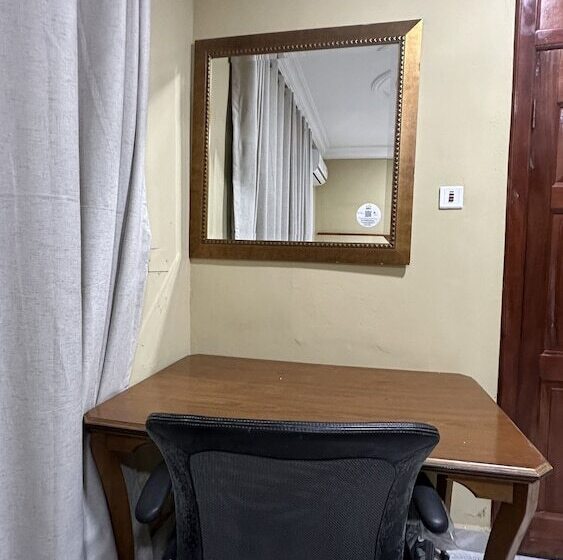 بنسيون Achie Suites