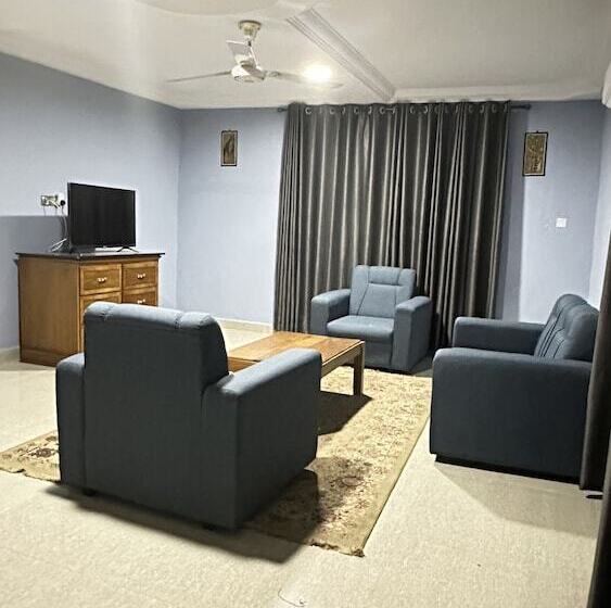 بنسيون Achie Suites