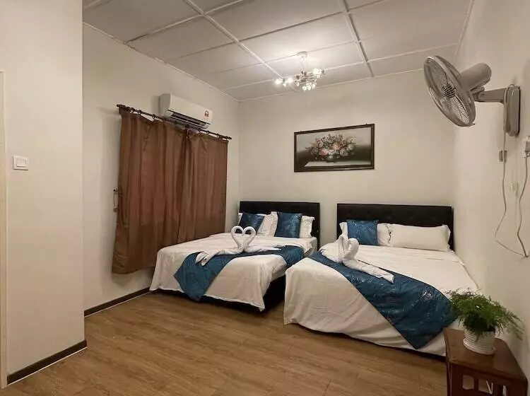 پانسیون Baba & Charlie Homestay