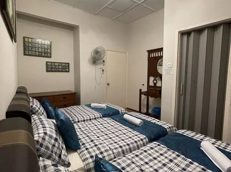 پانسیون Baba & Charlie Homestay