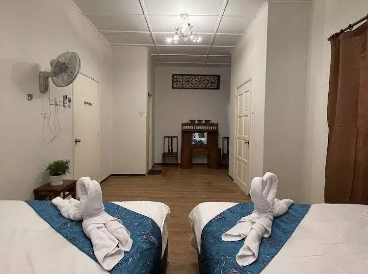 پانسیون Baba & Charlie Homestay