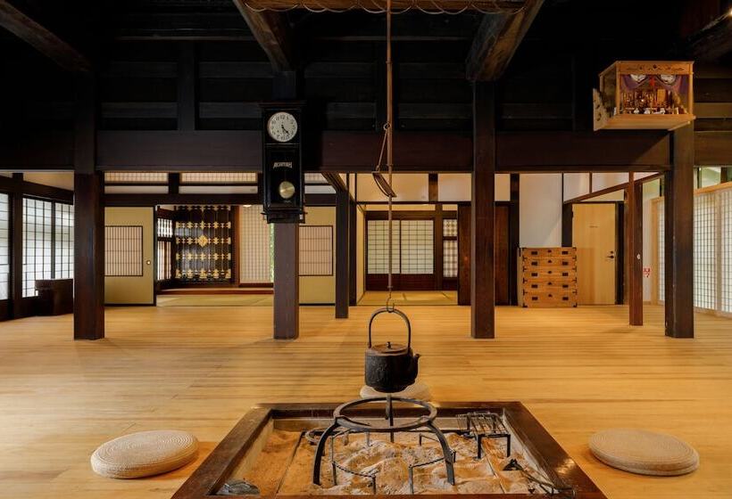 بنسيون Denpaku Komatsu