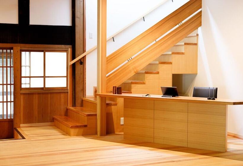 بنسيون Denpaku Komatsu