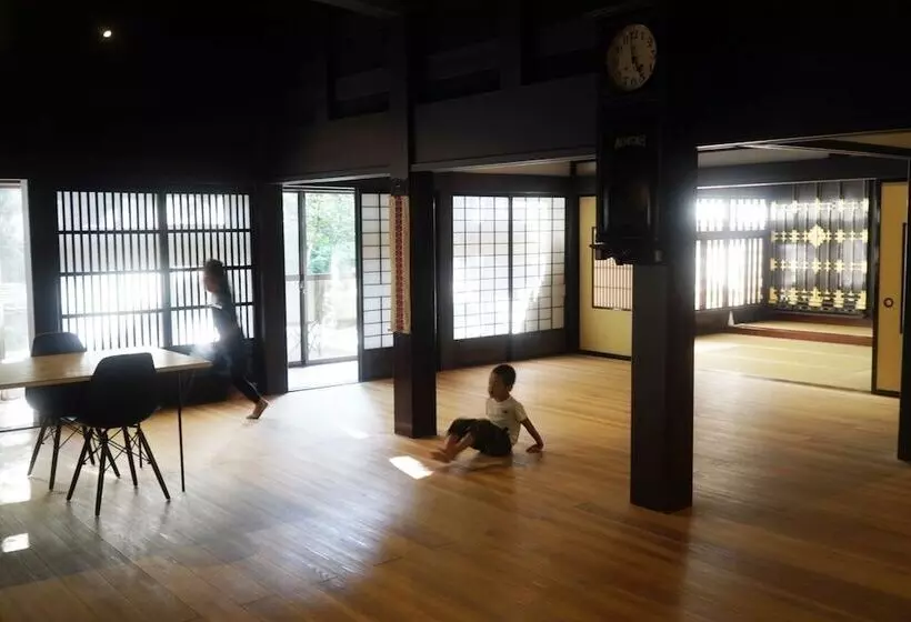 ペンション Denpaku Komatsu