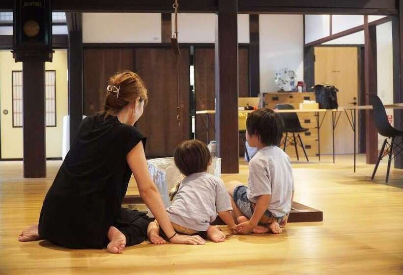 بنسيون Denpaku Komatsu