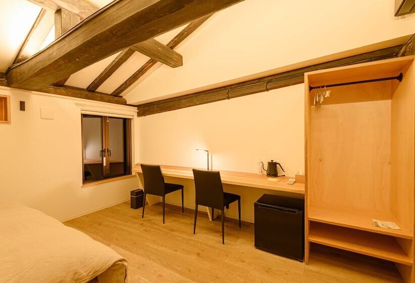 بنسيون Denpaku Komatsu