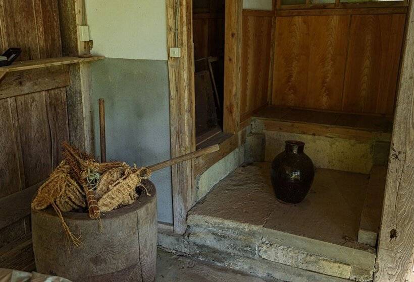 بنسيون Denpaku Komatsu