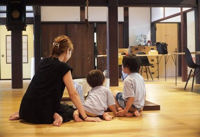 بنسيون Denpaku Komatsu