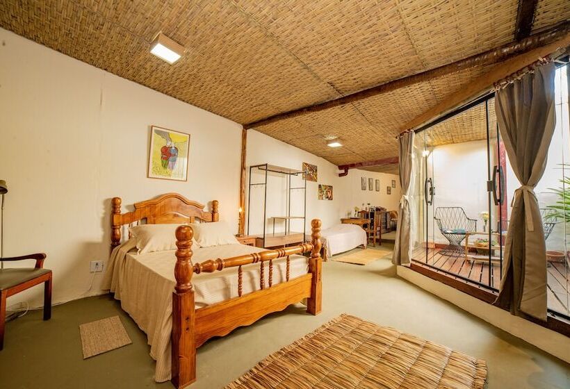 پانسیون Ferraria Guest House