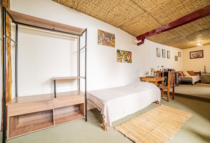 پانسیون Ferraria Guest House