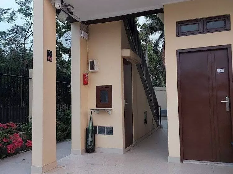 Majatalo Rirera Guest House Bogor