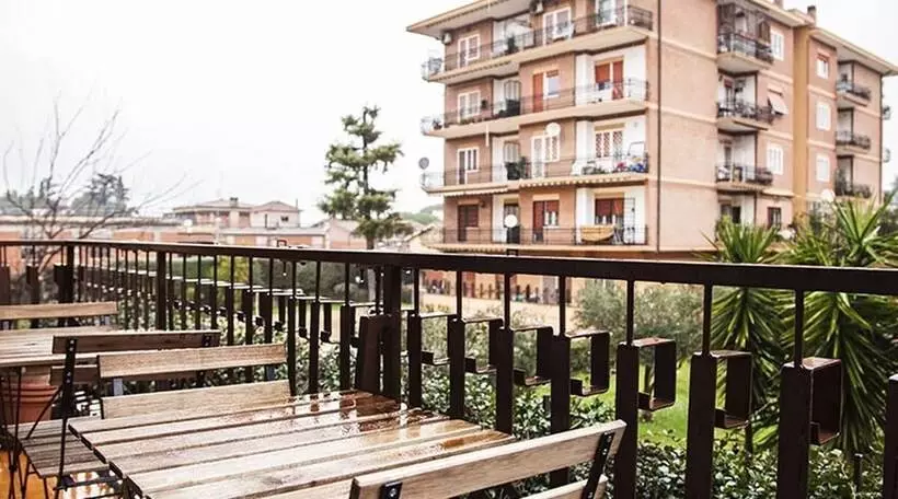 Majatalo Kamchu Apartments Room With Balcony Anagnina Tor Vergata