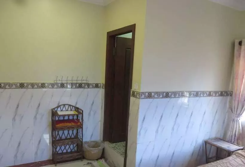 Majatalo Kep Guest House