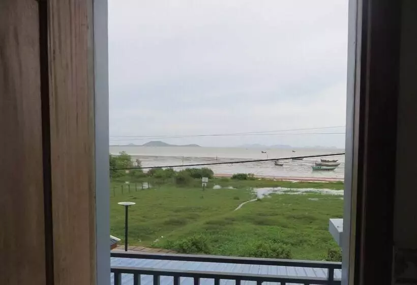 Majatalo Kep Guest House