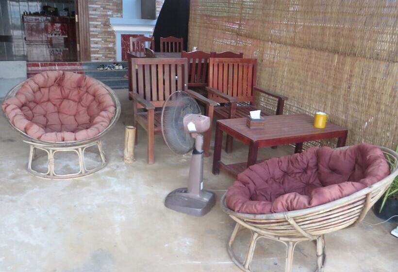 ペンション Kep Guest House