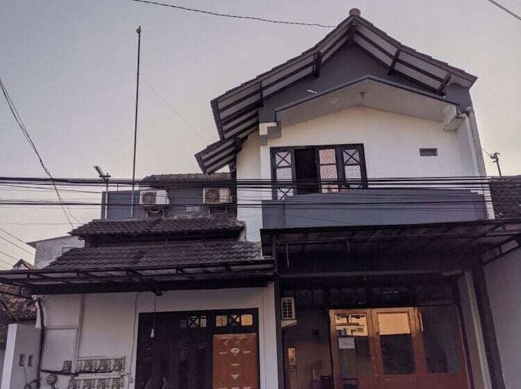 פנסיון Kingkost Nogotirto