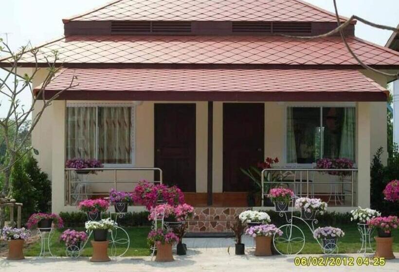 פנסיון Pennaung Resort