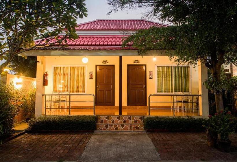 פנסיון Pennaung Resort