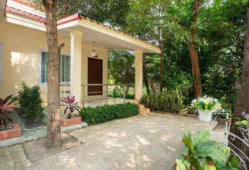 פנסיון Pennaung Resort