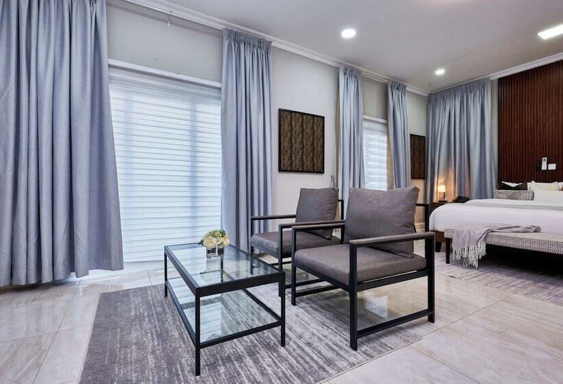 Пансион The Mayflower Inn