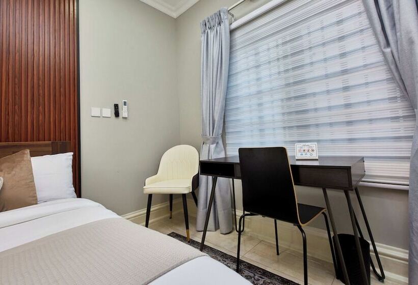 Пансион The Mayflower Inn