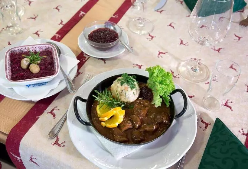 ユースホステル Gasthof Pension Lohfeyer