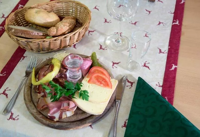 ユースホステル Gasthof Pension Lohfeyer