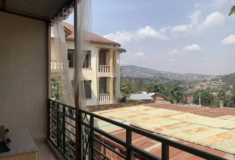 تختخواب و صبحانه Gorilla Home Stay