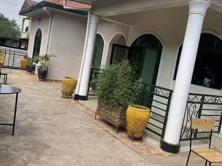 تختخواب و صبحانه Gorilla Home Stay