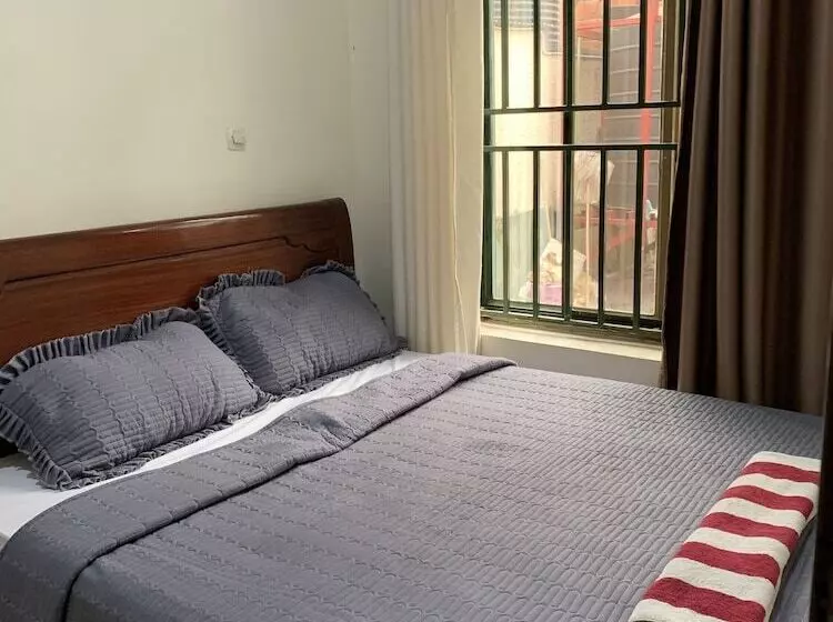تختخواب و صبحانه Gorilla Home Stay
