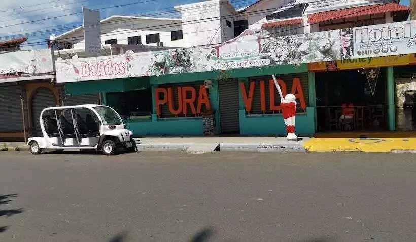 هتل Aldea Pura Vida
