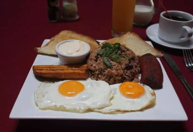 هتل Aldea Pura Vida