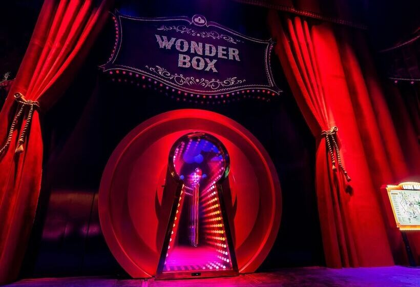 호텔 Art Paradiso, Paradise City