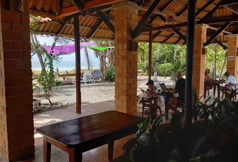 Hotelli Las Brisas Del Pacifico