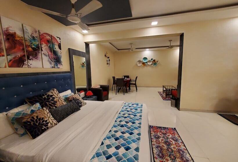 Hotel Mari Aai Residency