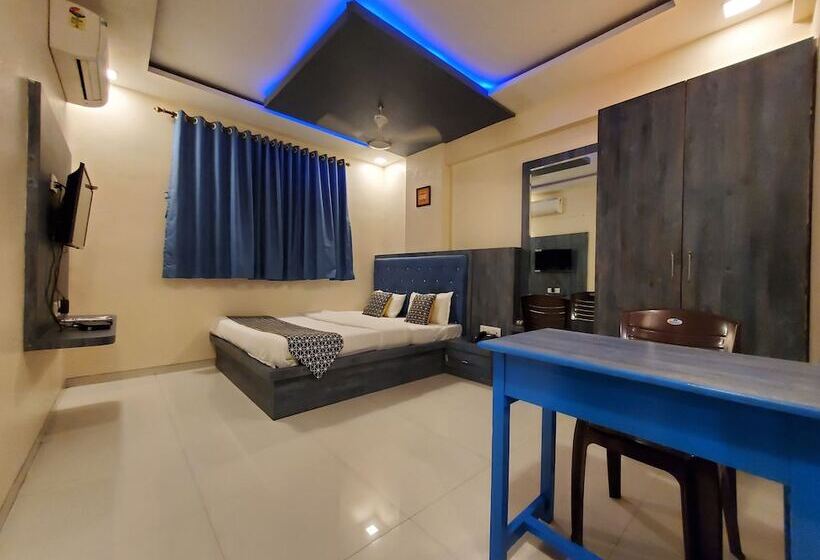 Hotel Mari Aai Residency