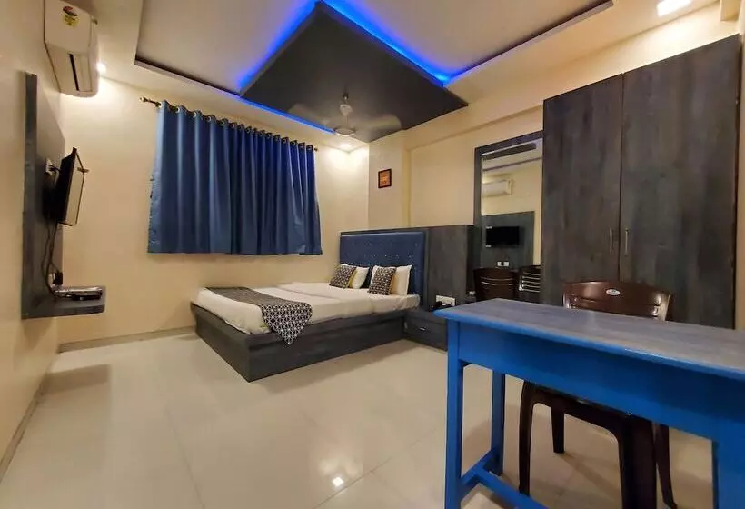 Hotelli Mari Aai Residency