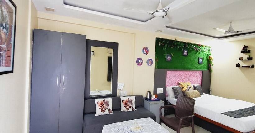 Hotel Mari Aai Residency