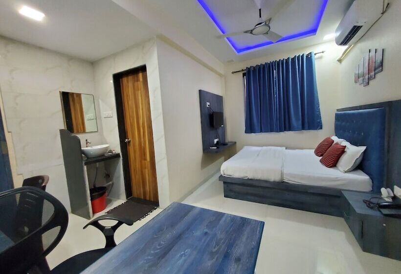 Hotel Mari Aai Residency