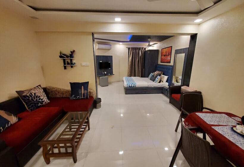 Hotel Mari Aai Residency