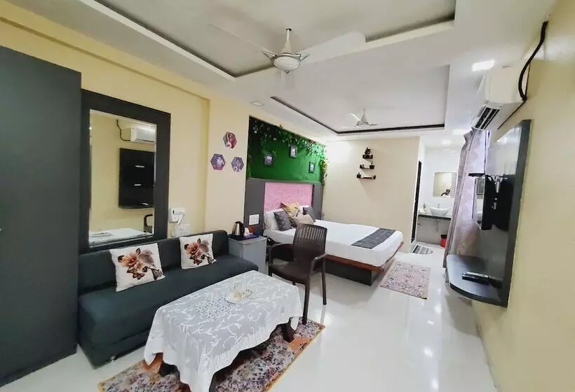 Hotelli Mari Aai Residency