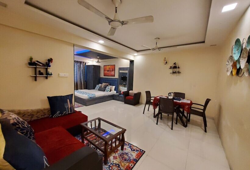 Hotel Mari Aai Residency