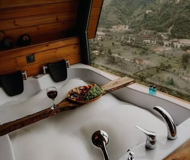 Hotelli Pavri Suit Bungalov