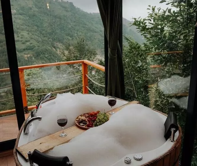 Hotelli Pavri Suit Bungalov