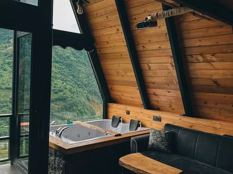 Hotelli Pavri Suit Bungalov