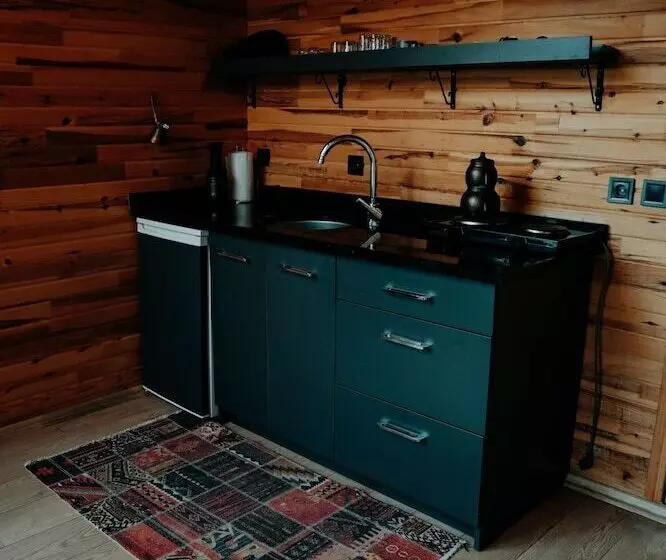 Hotelli Pavri Suit Bungalov