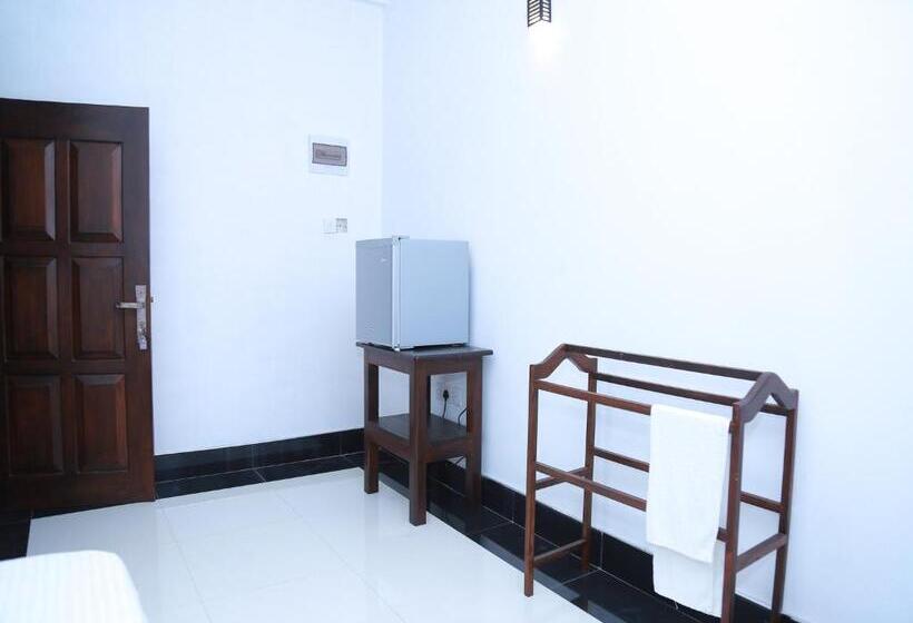 ホテル Peacock Heaven Ahangama