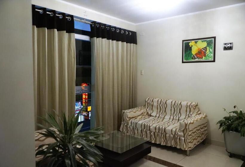 ホテル Plaza Del Bosque Inn